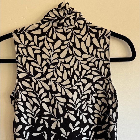 Ann Taylor Sleeveless Tie-Neck Blouse XXSP | Black & White Leaf Print - Picture 4 of 5